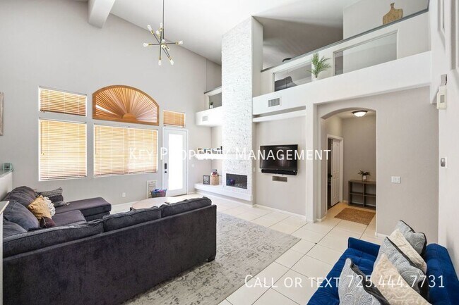 Building Photo - FULLY FURNISHED 4 BEDROOM HOME IN SILVERAD...