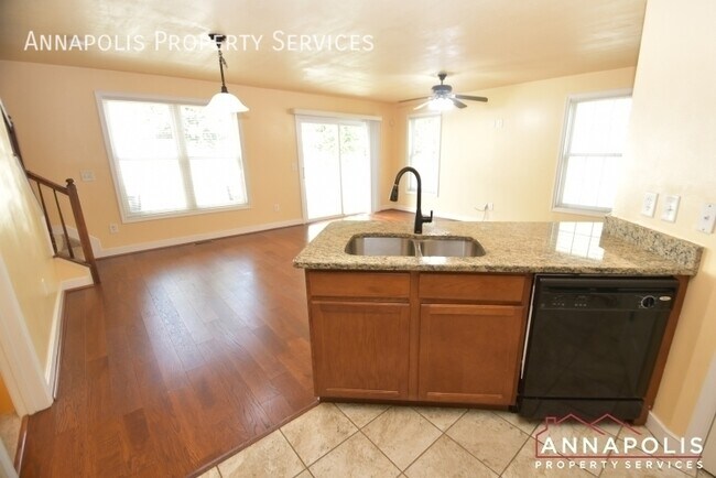 Building Photo - 110A Sabrina Ln