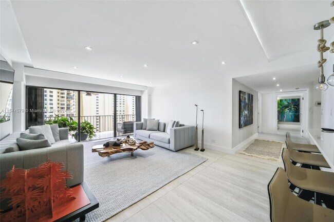 Foto del edificio - 1800 NE 114th St