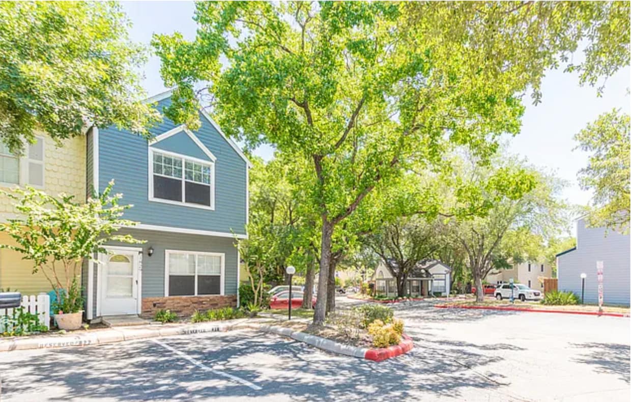 Primary Photo - 1829 Budding Blvd