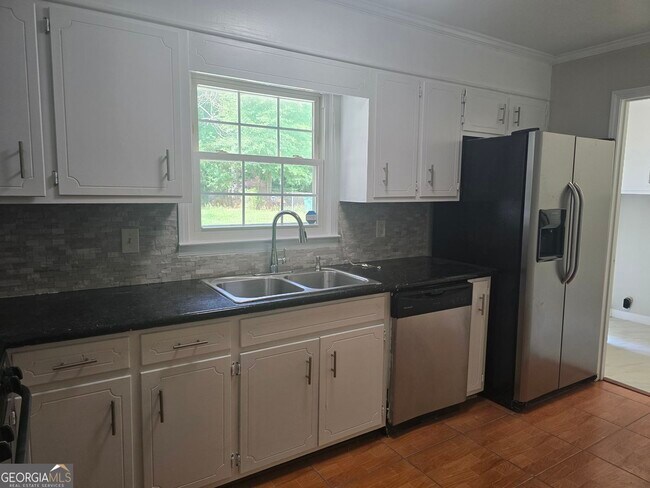 Foto del edificio - 5734 Lanny Ln