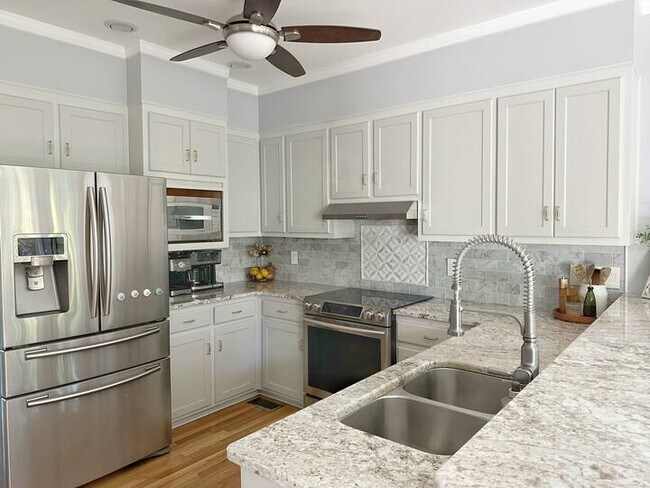 Foto del edificio - 4462 Cape Cod Dr