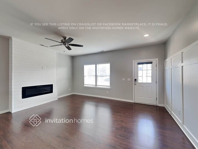 Foto del edificio - 162 Sutters Mill Dr