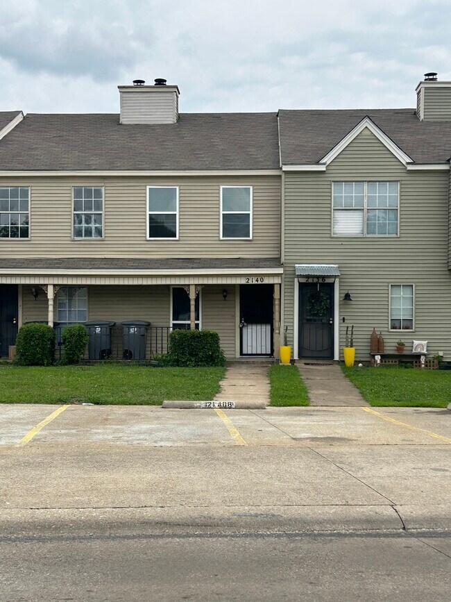 Foto del edificio - 2140 Aspen Dr