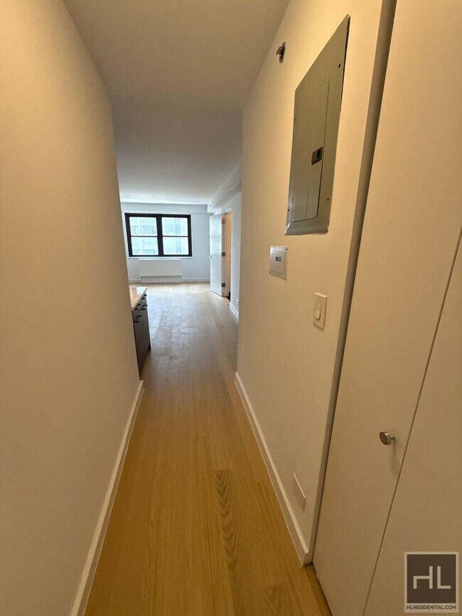 Building Photo - East 39th Street