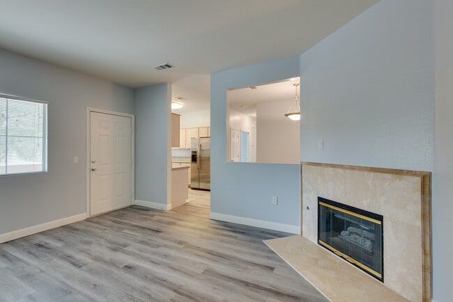 Foto del edificio - Spanish Palms a Guard Gated Community