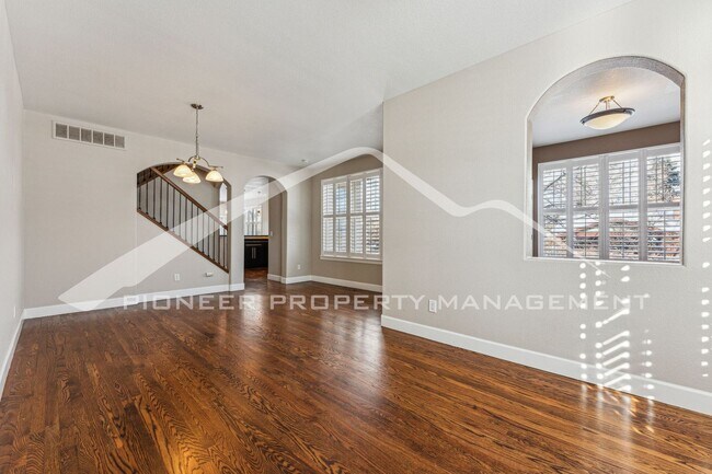 Foto del edificio - Spacious Townhome with Washer/Dryer and Ba...