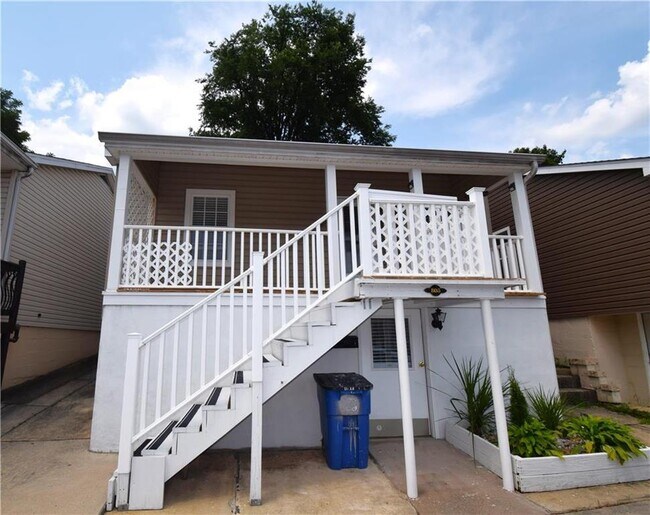 Building Photo - 803 Princeton Ave