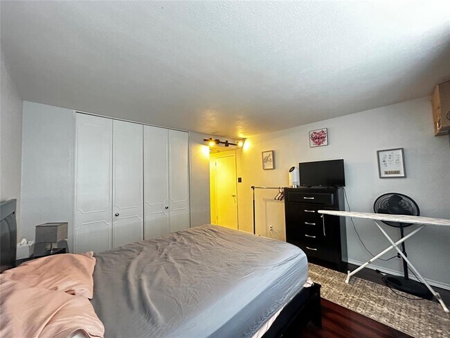 Building Photo - 7520 Hornwood Dr