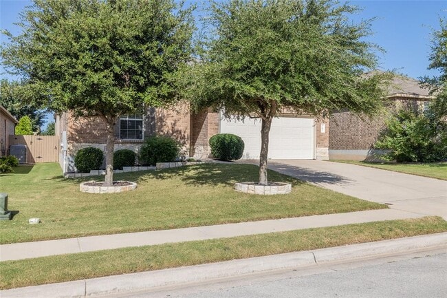 Foto del edificio - 767 Hoot Owl Ln S