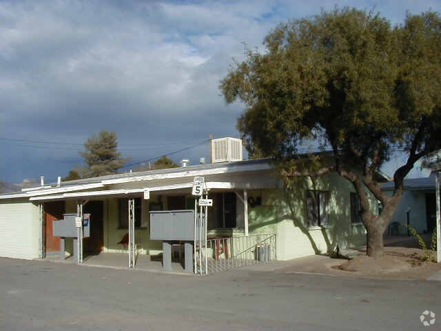 Foto del edificio - 826 W Prince Rd