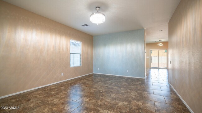 Building Photo - 10830 W Saddlehorn Rd
