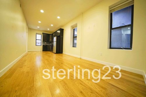 Foto principal - 2817 Astoria Blvd