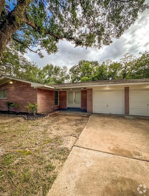 Building Photo - 17903 Wild Oak Dr