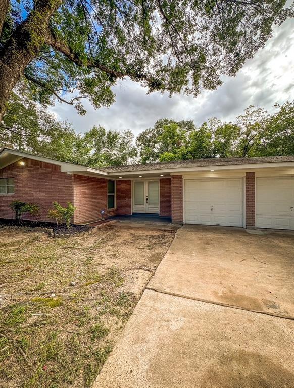 Foto principal - 17903 Wild Oak Dr