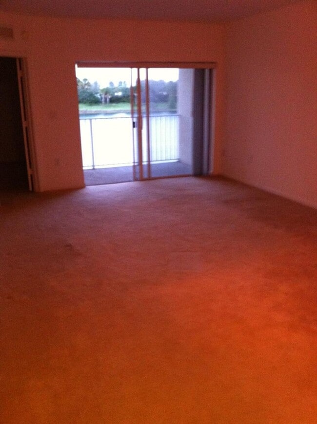 Building Photo - 1145 Golden Lakes Blvd