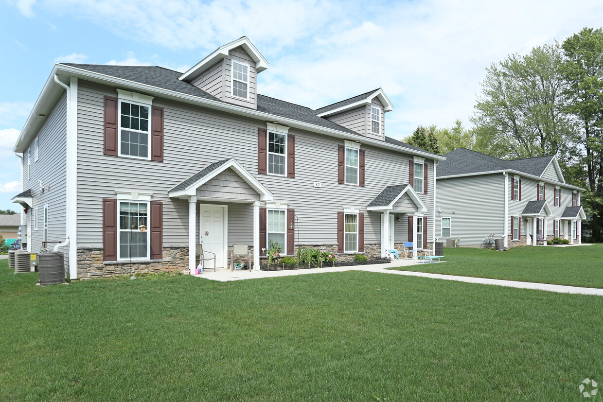 Primary Photo - Parkview Apartments & (New)Townhomes