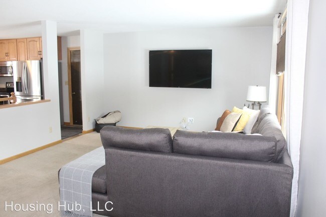 Building Photo - 15220 Forest Cir SE