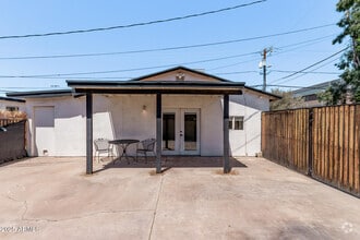 Building Photo - 1614 E Roma Ave