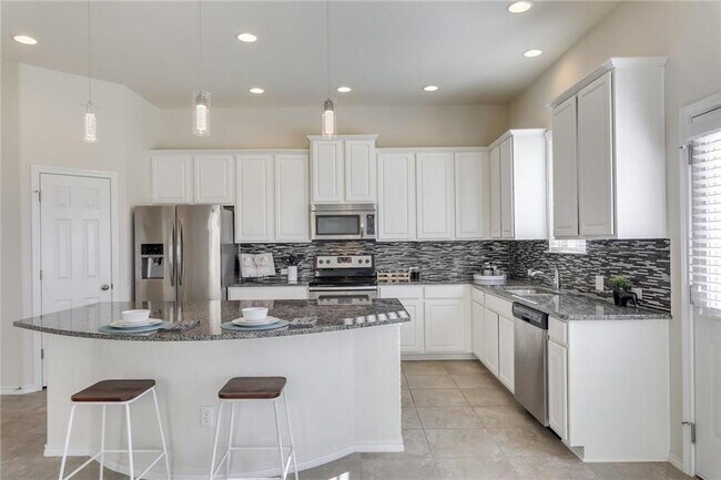 Foto del edificio - 2105 Town Centre Dr