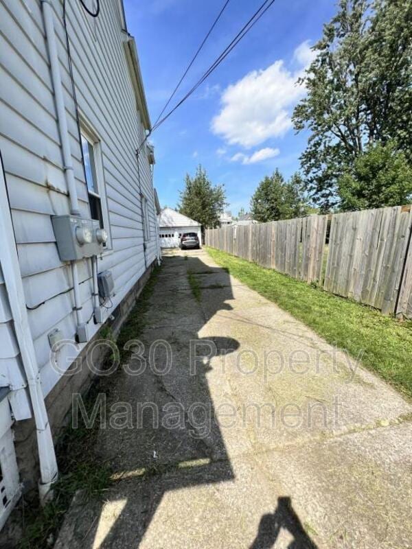 13240 Wainfleet Ave Unit Downstairs, Cleveland, OH 44135 Condo for