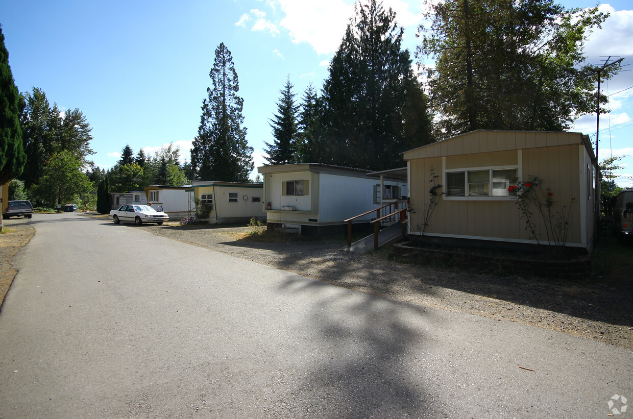 Building Photo - Viewmont Motor Home Park