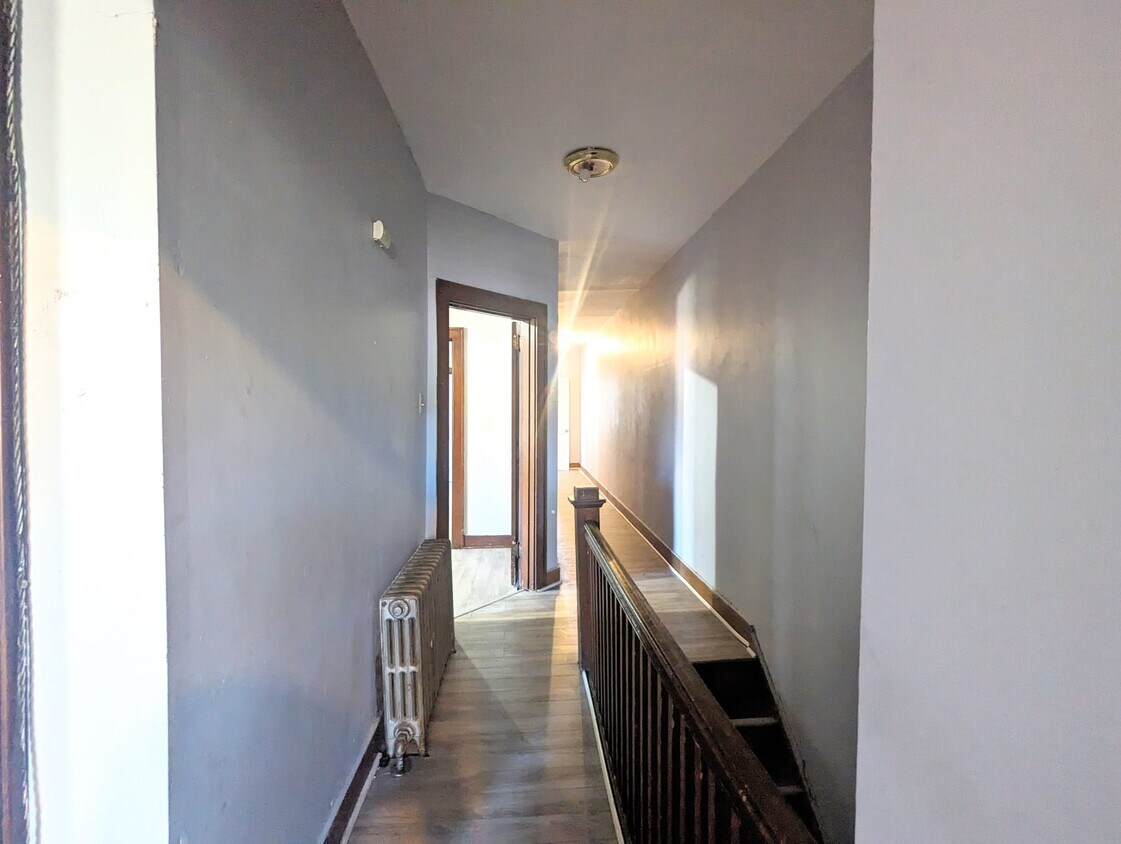 Foto principal - 2120 Bedford Ave