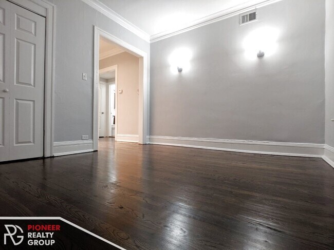 Foto del edificio - 1100 W Glenlake Ave