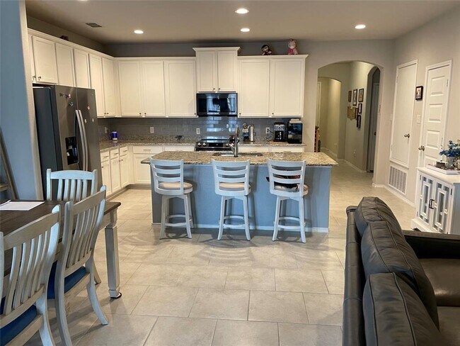 Foto del edificio - 5616 Las Lomas Ln