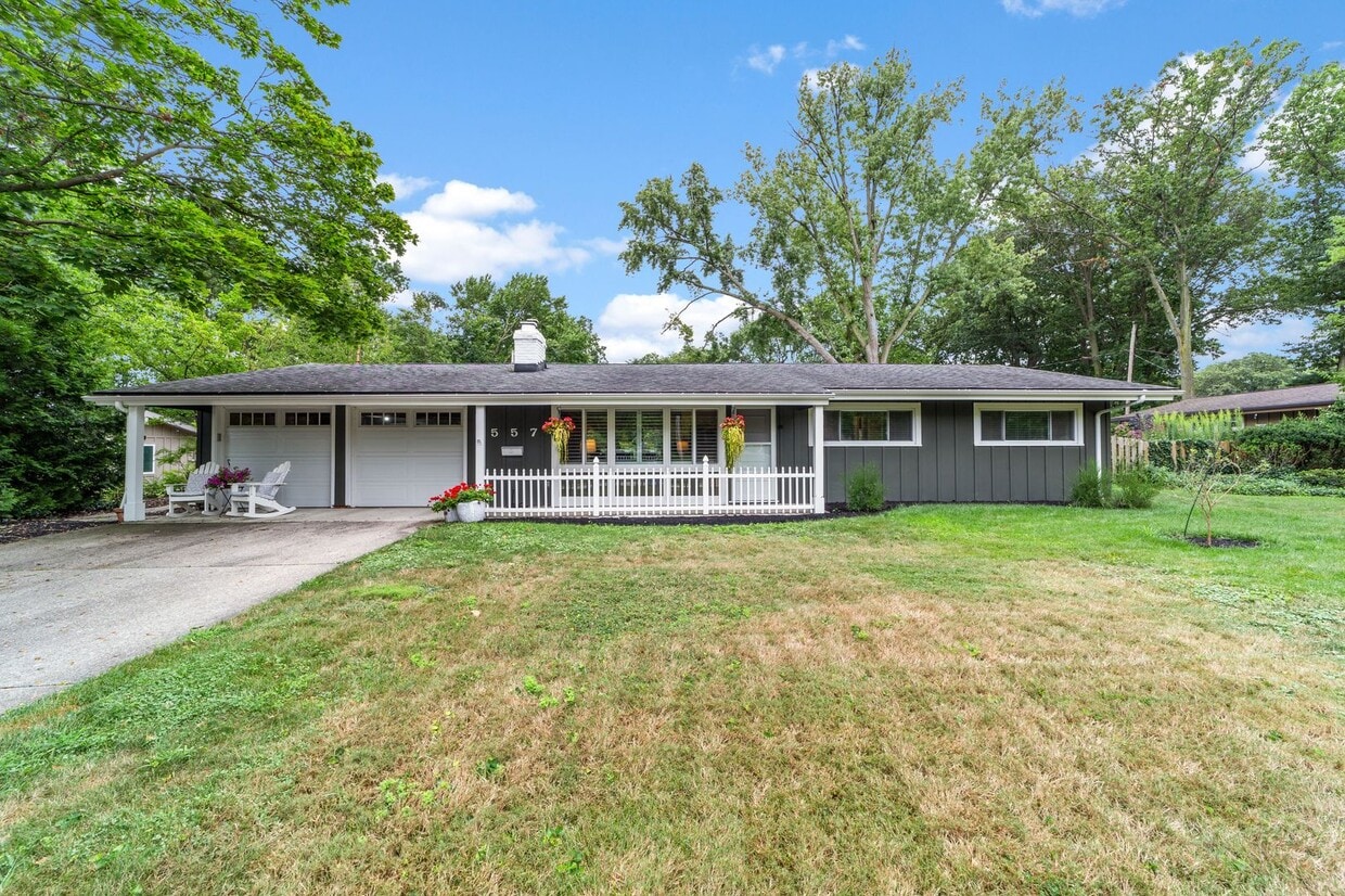 Foto principal - Fantastic 4-Bedroom with Updated Kitchen &...