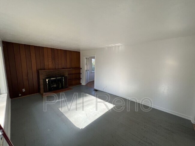 Building Photo - 3326 Smith Dr