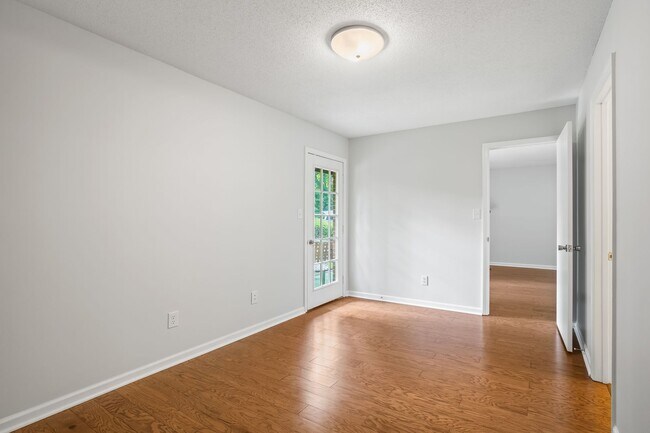 Foto del edificio - Great 2 Bedroom Available End Of July