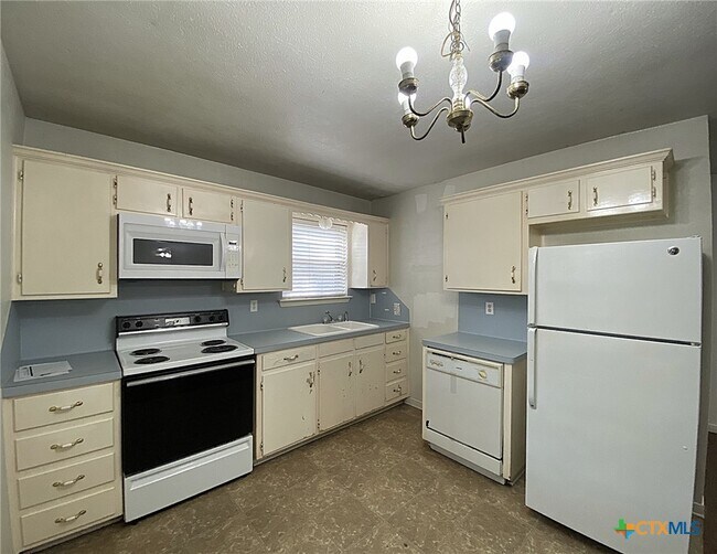 Foto del edificio - 1312 W Avenue D