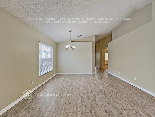 Building Photo - 1060 Rock Springs Dr