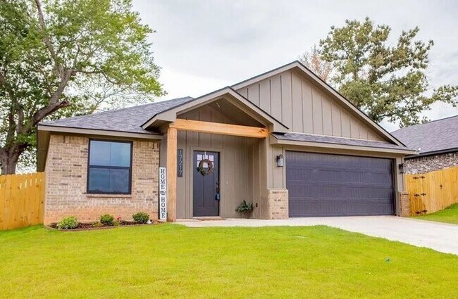 Building Photo - Lease Takeover Opportunity Available! Stunning 4 Bed 2 Bath in LINDALE ISD!