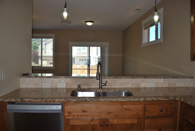 Building Photo - 9706 NE 75th Way