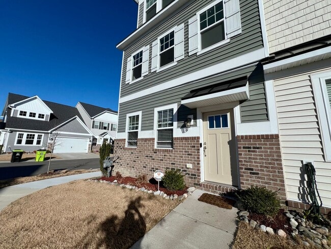 Photo - New Contruction Rental in the Reserve of Grassfield House