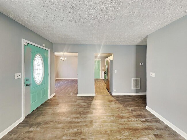 Foto del edificio - 249 Chappell Rd NW