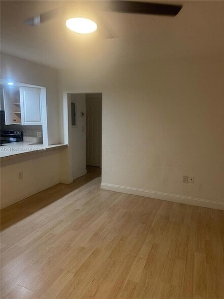 Foto del edificio - 411 NW 106th St