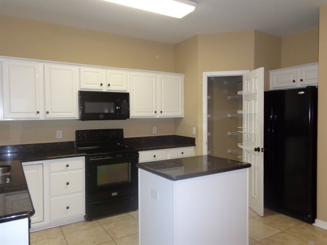 Building Photo - 1028 Oakhall Dr