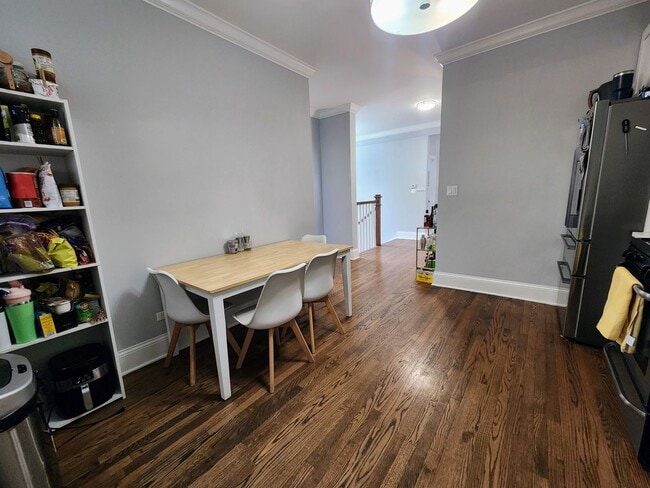 Building Photo - Luxury 4 bedroom duplex in East Lakeview