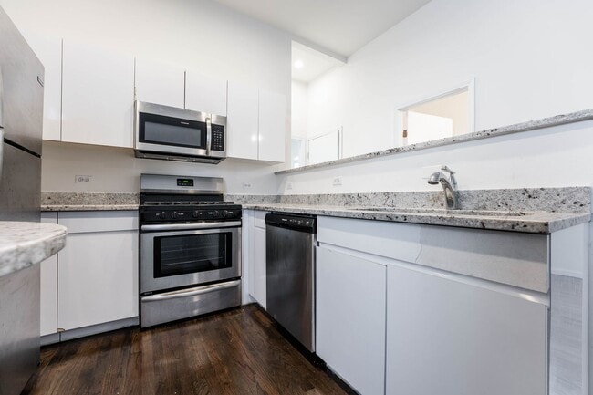 Building Photo - 2638 N Halsted St