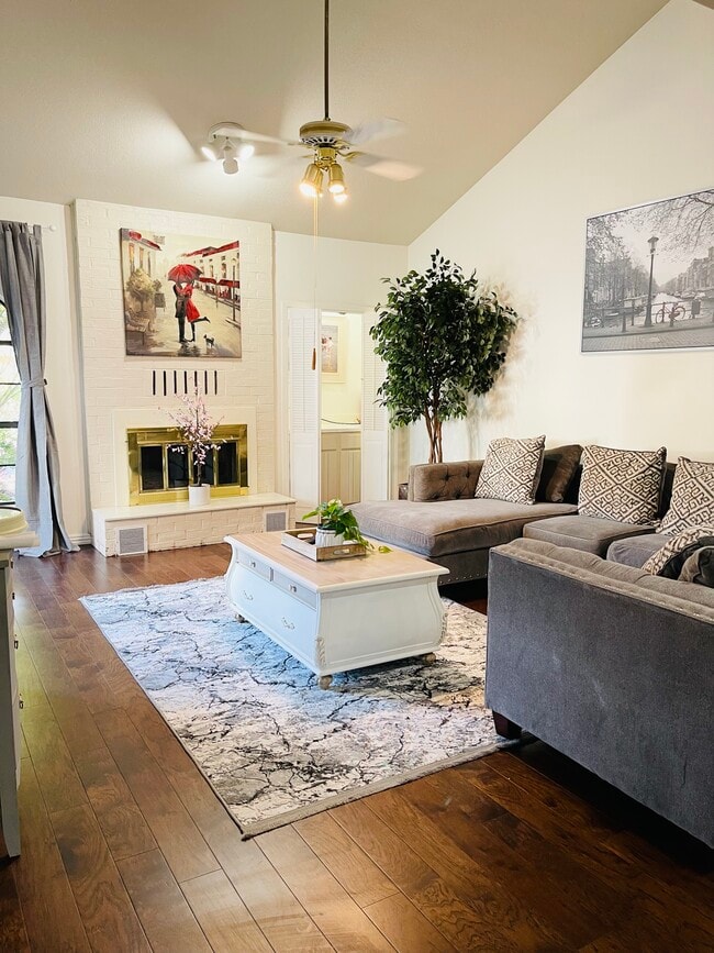 Living room - 2411 St Gregory St