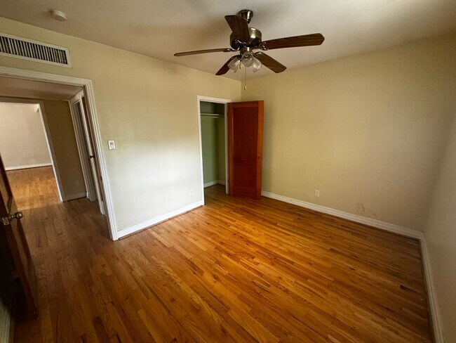 Foto del edificio - 4721 Skyway Ct SW