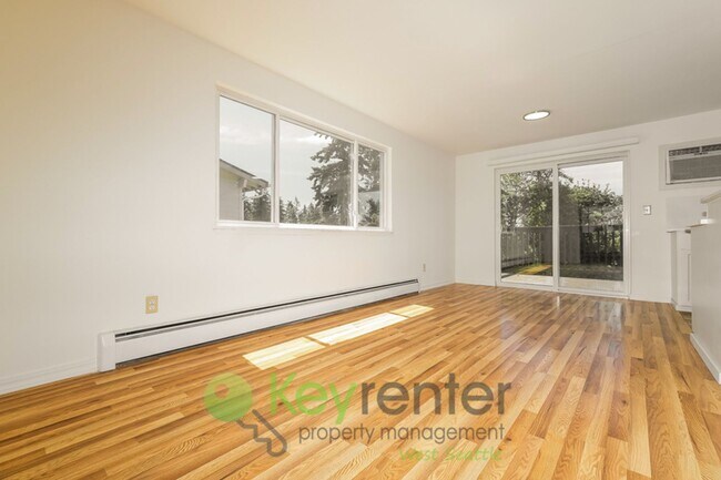 Building Photo - Versatile 5 Bedroom Retreat with Office and Outdoor Living in Burien