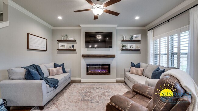 Foto del edificio - Stunning 4BR Home with Community Beach Access & Sound Views!