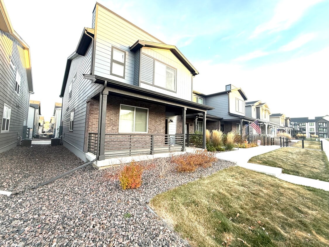 Foto principal - 12248 Dairy St