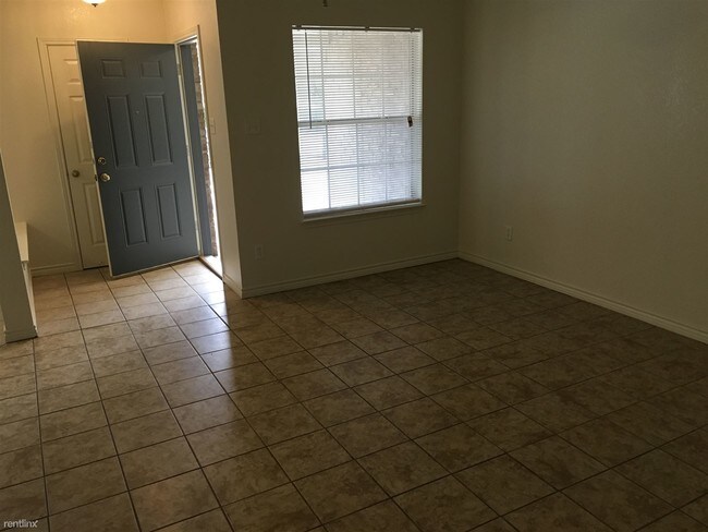 Foto del edificio - 3 br, 3 bath Duplex - 3716 Oldenburg Ln # ...