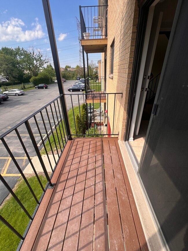 Building Photo - 9375 Hamilton Ct