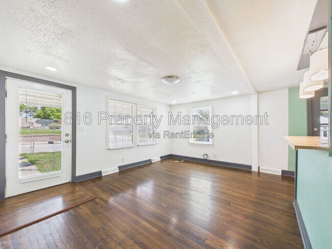 Foto del edificio - 810 S Woodland Ave